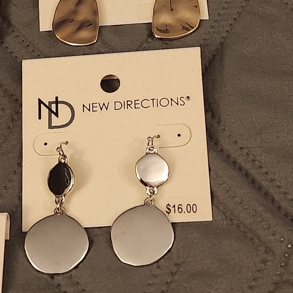 5 pairs of New Directions Earrings - Picture 3 of 8
